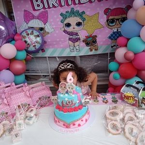 Meet your Posher, Dina